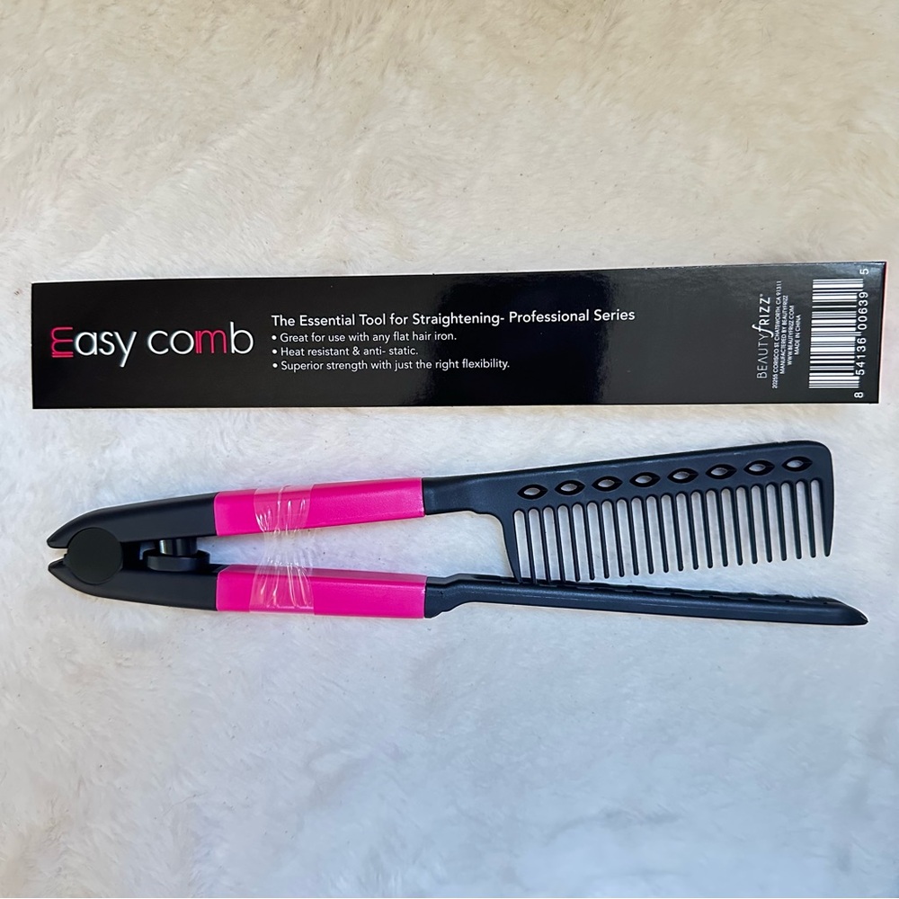 Set of 2 Heat Resistant Hair Straightening Combs